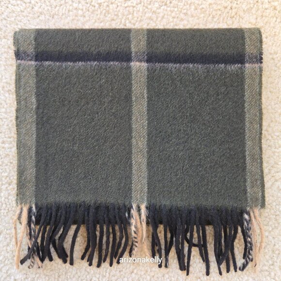 NWOT Cashmere Scarf Dark Green Plaid - Picture 13 of 13